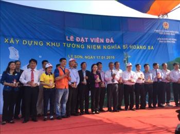 Đặt viên đá xây dựng khu tưởng niệm Nghĩa sĩ Hoàng Sa