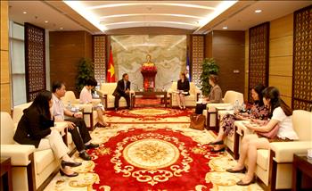 Đoàn công tác Cơ quan Thương mại và Phát triển Hoa Kỳ thăm và làm việc với EVN